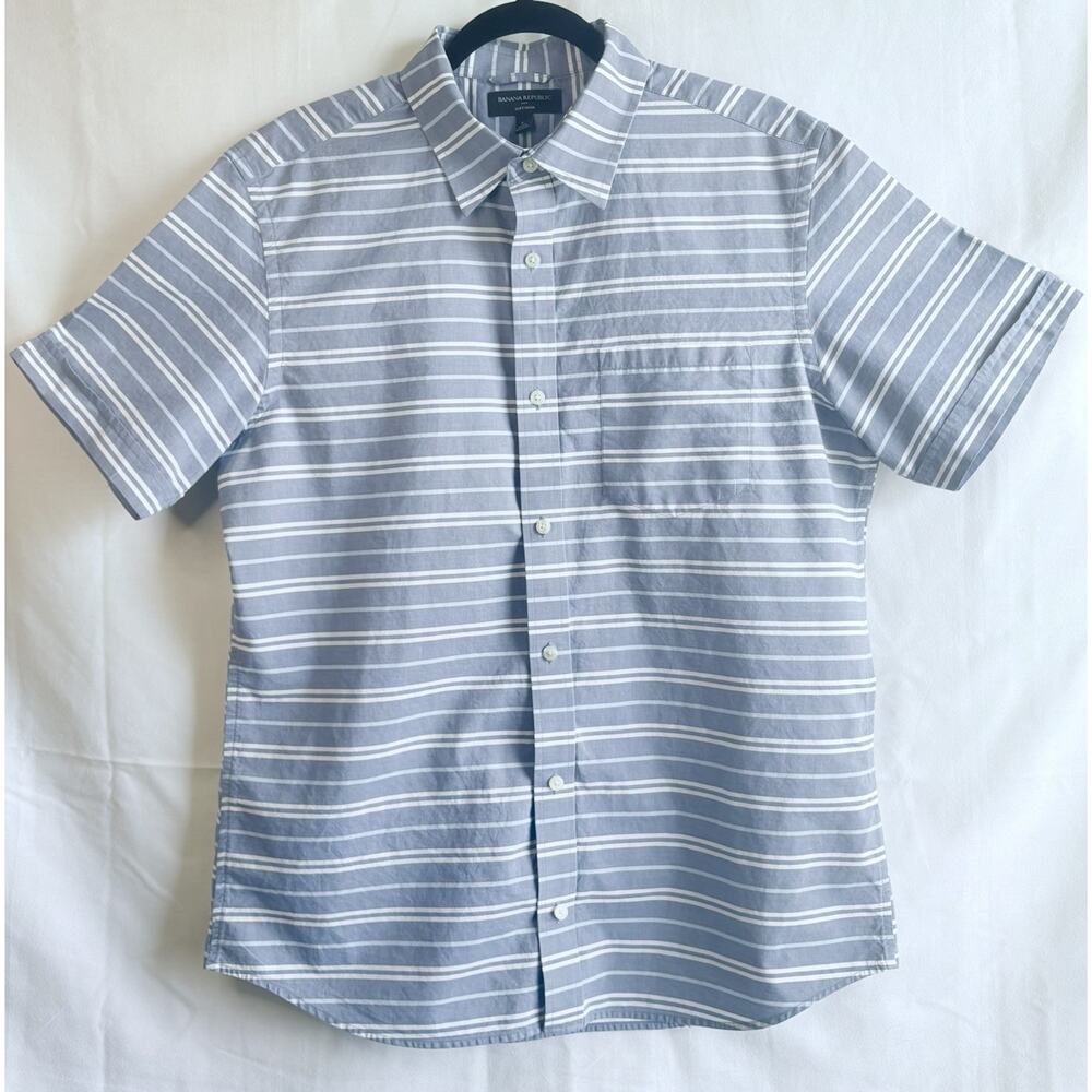 Banana Republic Large Men’s Button Up Shirt Light Grey Blue White Striped Cotton